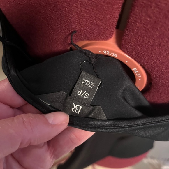 BNWT Banana Republic Black Silk Cami - small - Picture 3 of 4